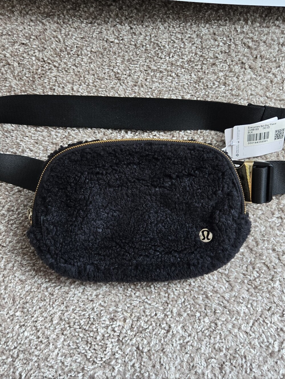 Lululemon black fleece everywhere belt bag